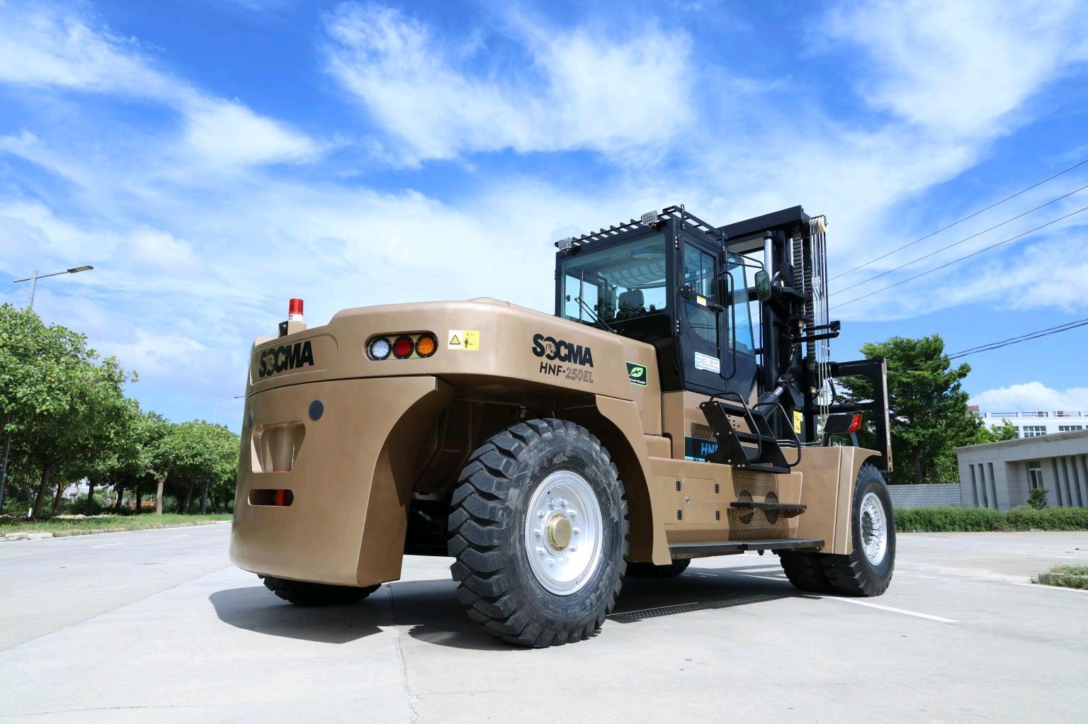 electric heavy duty forklift