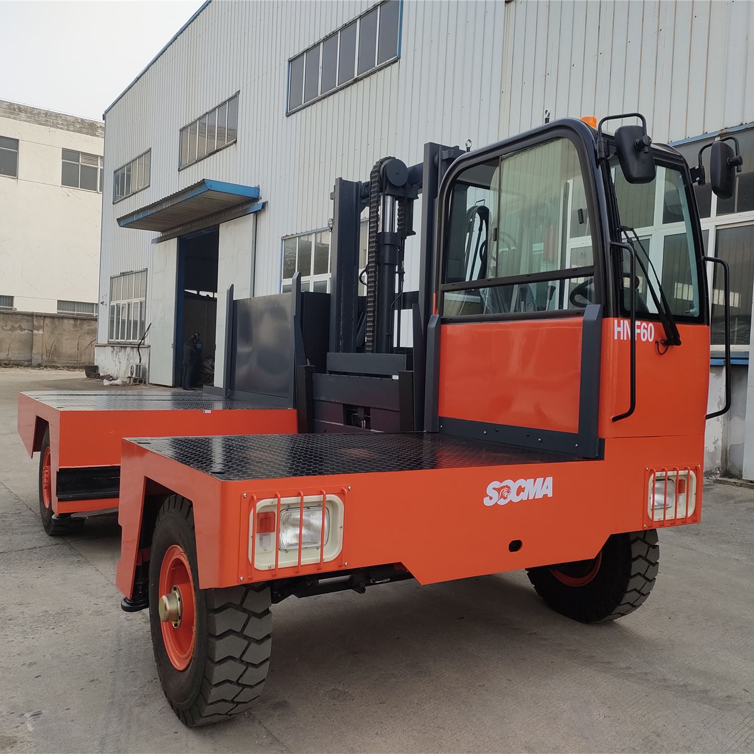 Electric Side Forklift 1 Electric Side Forklift 1