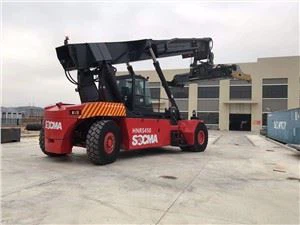 Κοντέινερ Reach Stacker 45 Ton