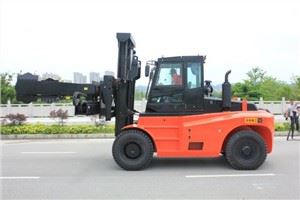 Socma 13,5 Ton Heavy Equipment Forklift For Heavy Equipment Carry Attach Tire Clam